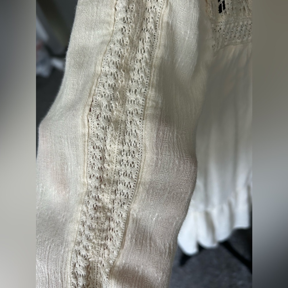 American Eagle cream colored crocheted boho fashion top sizes at XXS - Picture 6 of 11